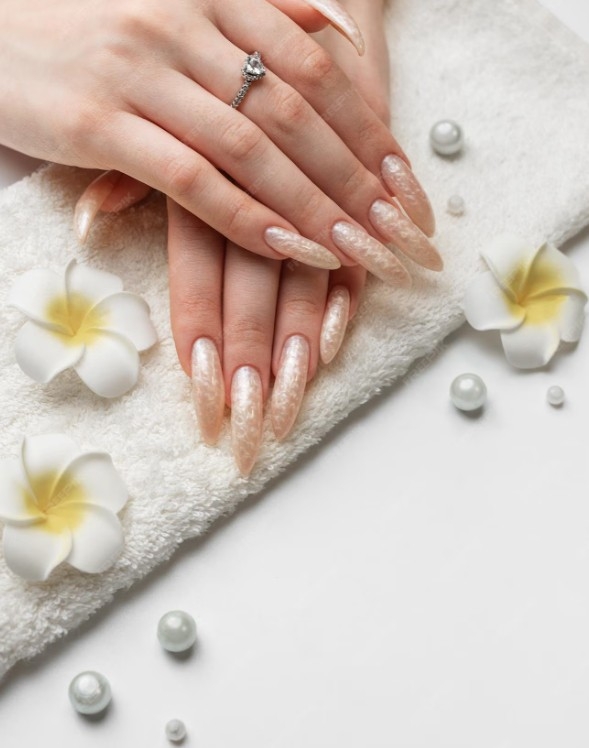 Nail polish color to suit each skin tone